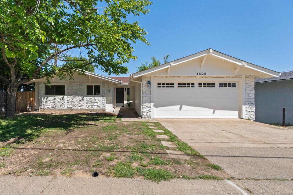 1425 Pleasant Street
