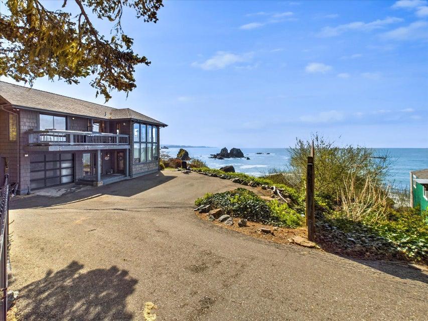 160 Scenic Drive