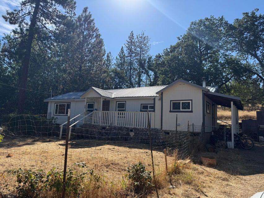 321 Madrone Avenue