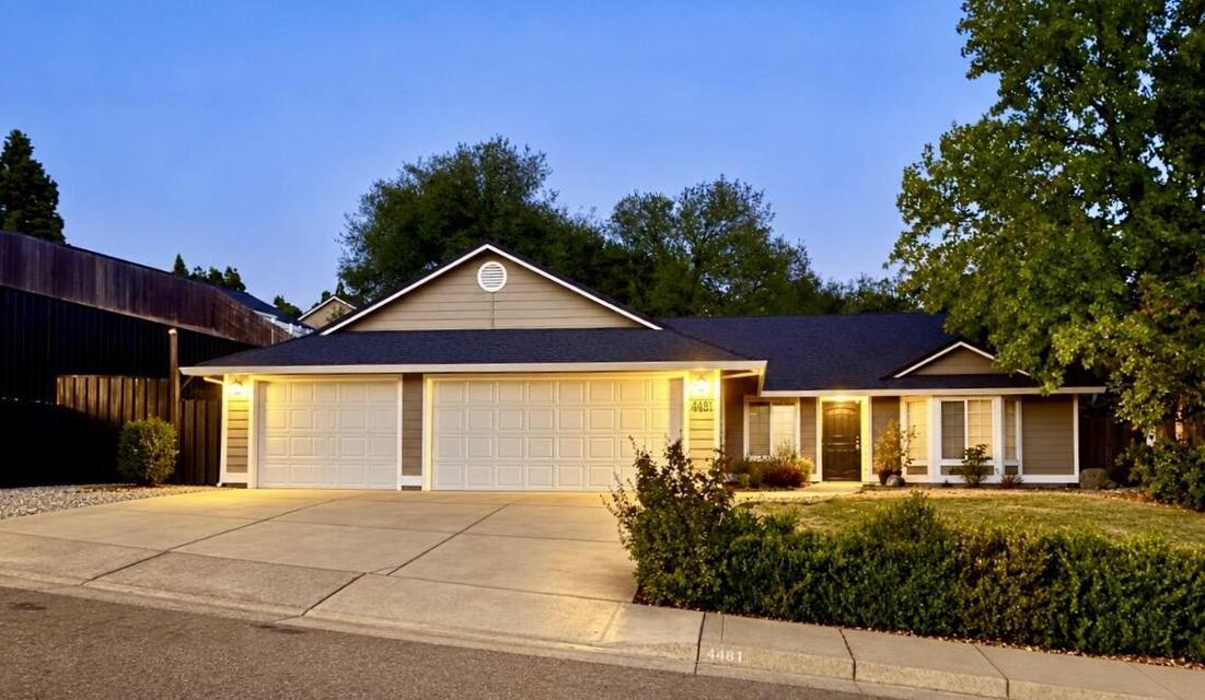 4851 Tralee Lane