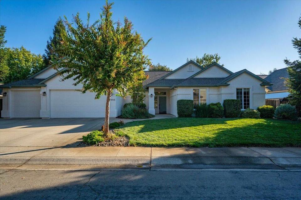 4571 Big Horn Drive