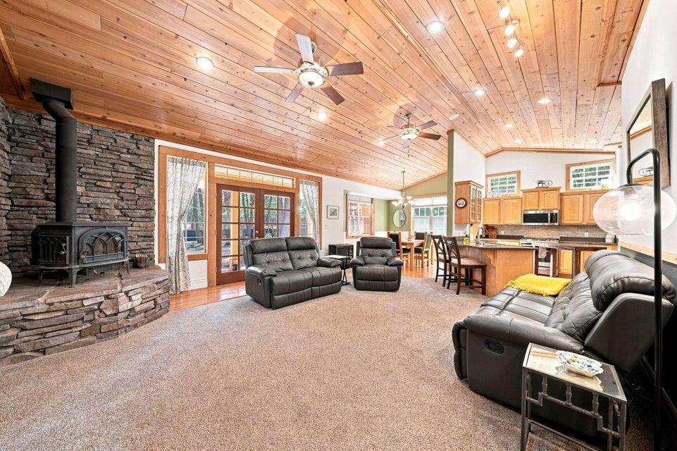 34643 Emigrant Trail