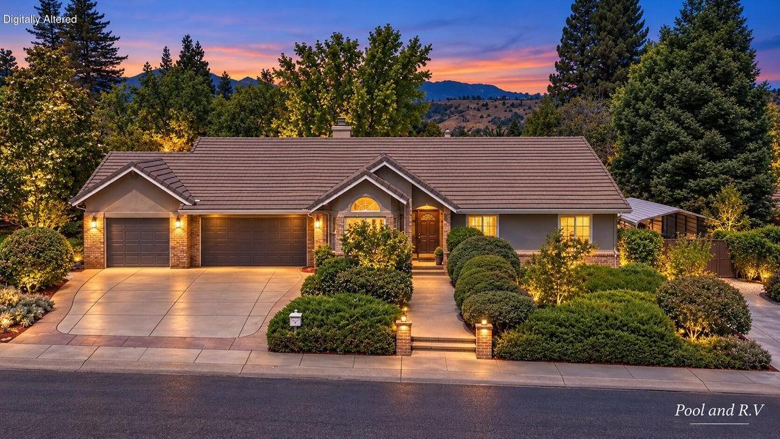 568 River Oaks Drive