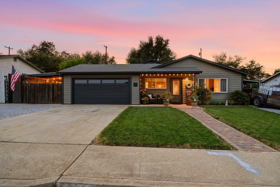 1360 Hemlock Avenue