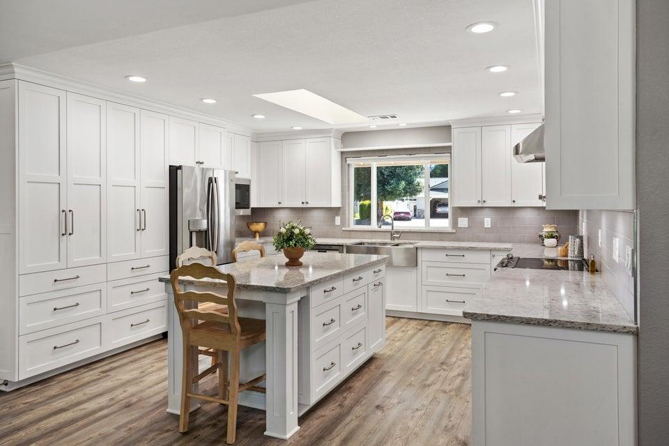 5882 Farm House Lane